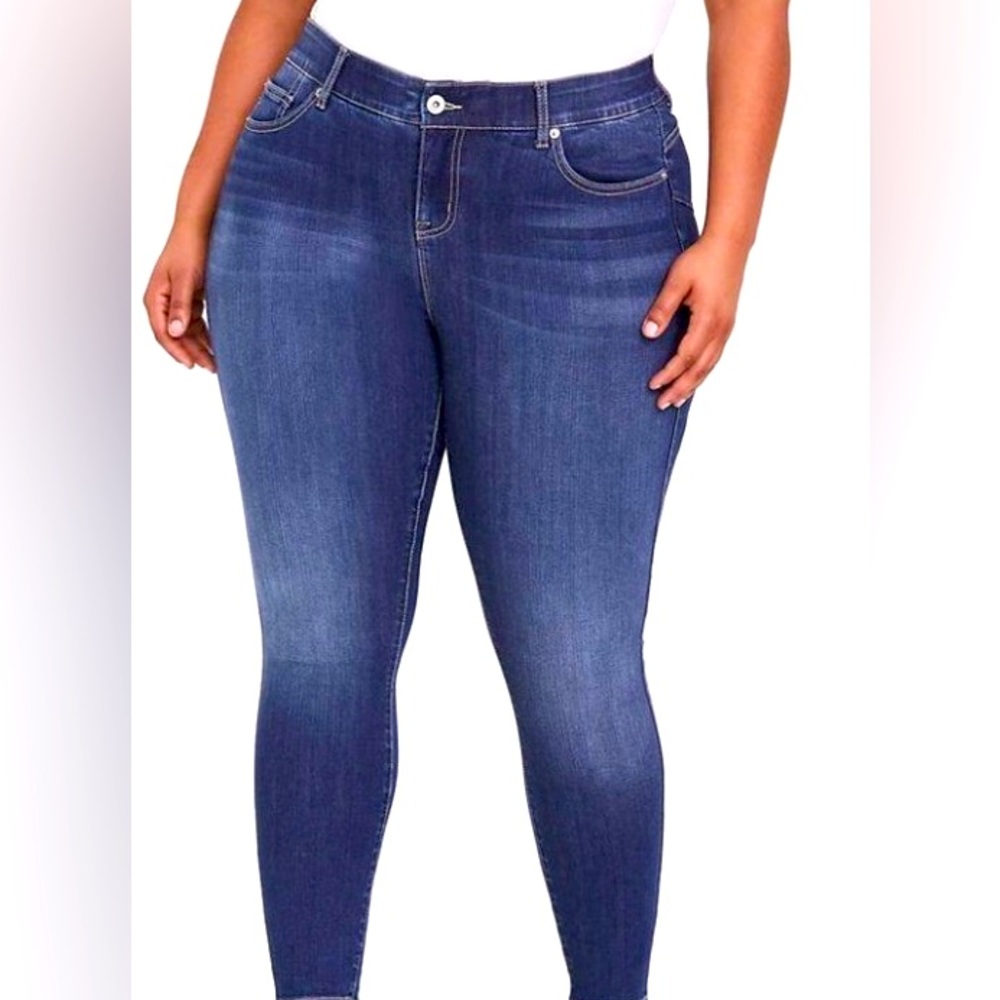 Torrid Premium Jeans size 18R bombshell skinny, dark wash